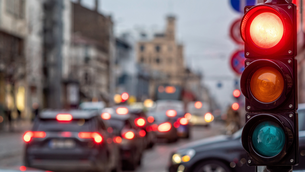 Rote Ampel in Stadtverkehr – Flensburg Punkte und Fahrverbot bei Überfahren einer roten Ampel